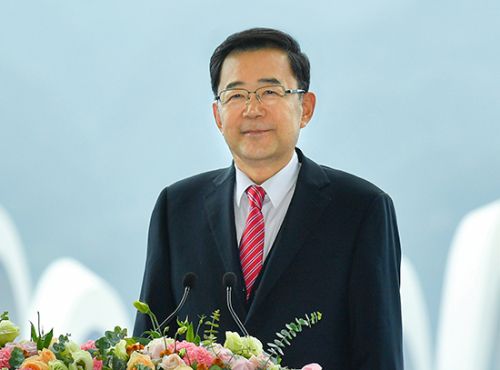 贵州新任省委书记的小巷探索之旅，品味独特风味与民情文化