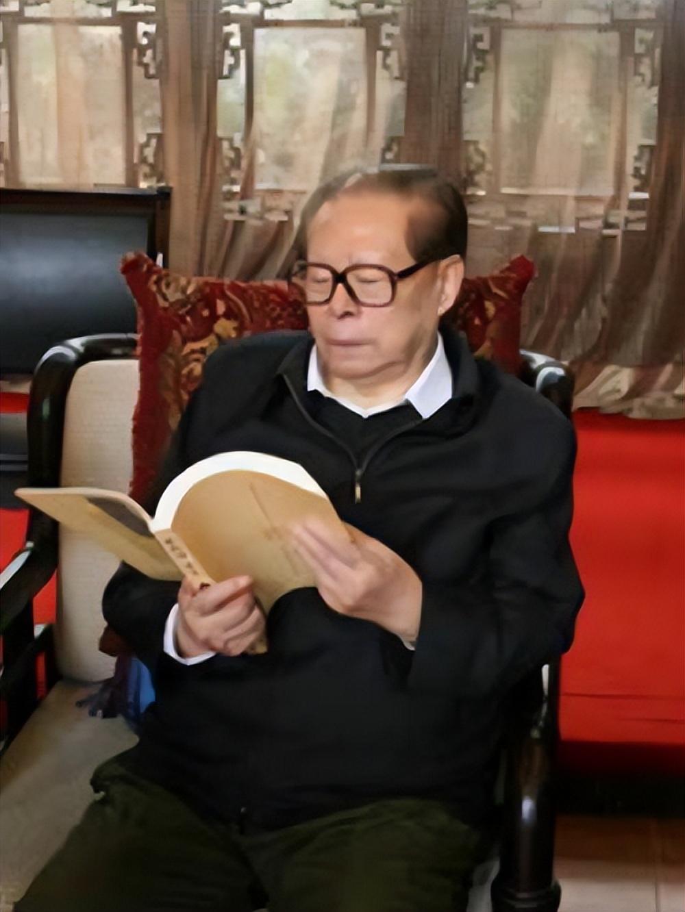 探寻银幕背后的故事与人生，演员专访揭秘人生百态