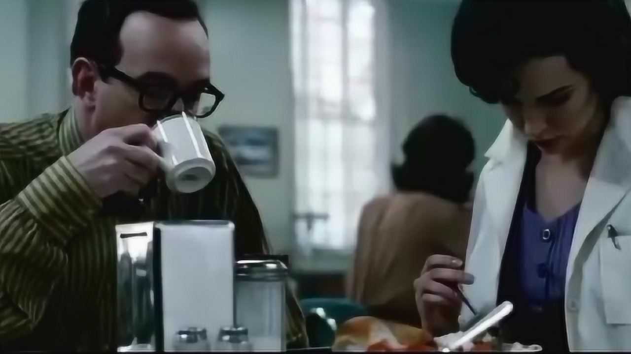 两女一杯电影，励志人生从困惑走向自信之路